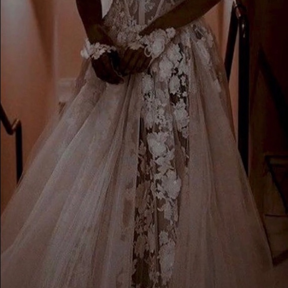 Ivory wedding gown